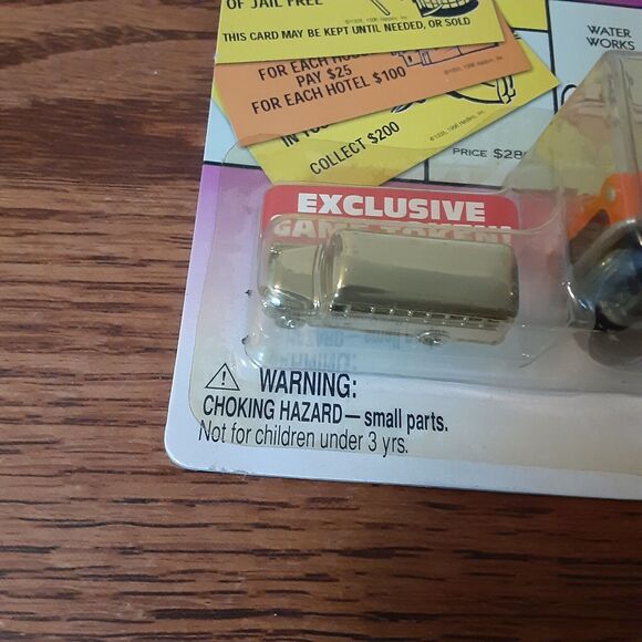 2002 Playing Mantis Johnny Lightning Monopoly Die-Cast Collectible Plus Token - Picture 3 of 9